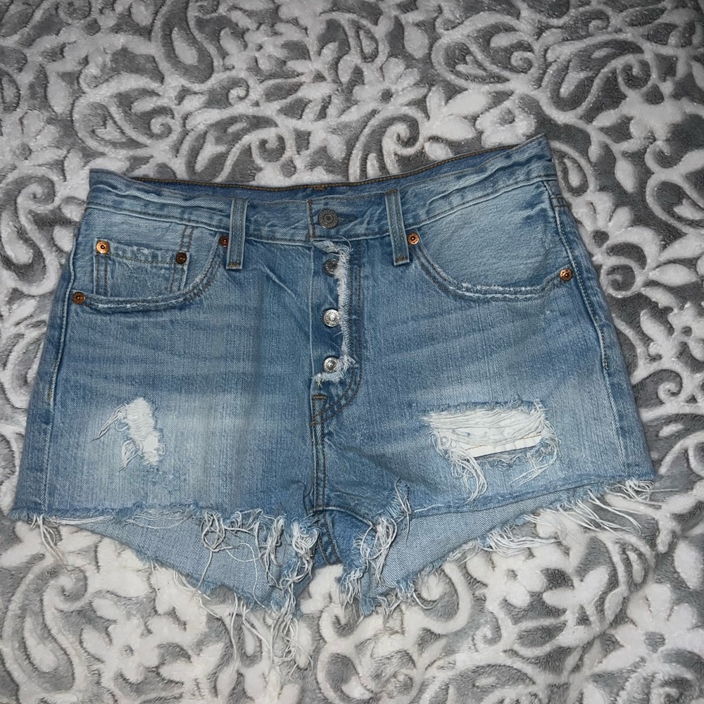 Levi Shorts. Size 27